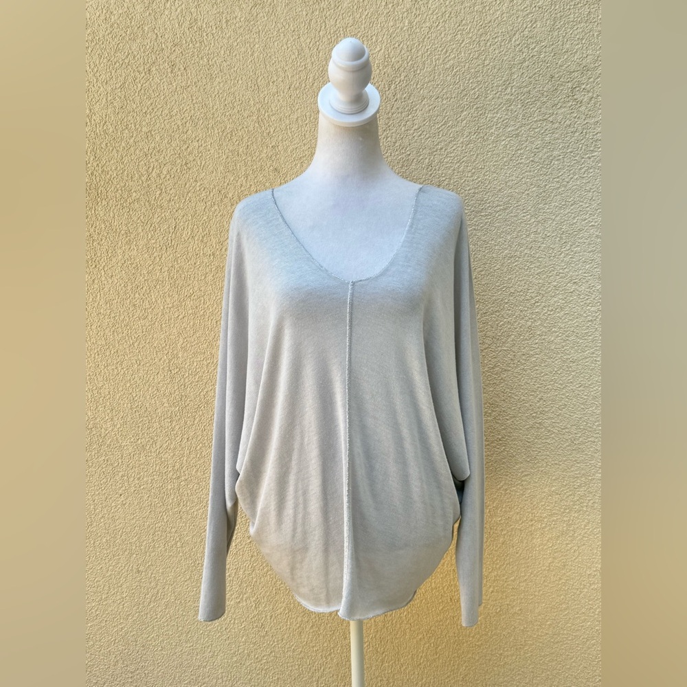 Bolufe silver gray long sleeve light knitted V neck  top